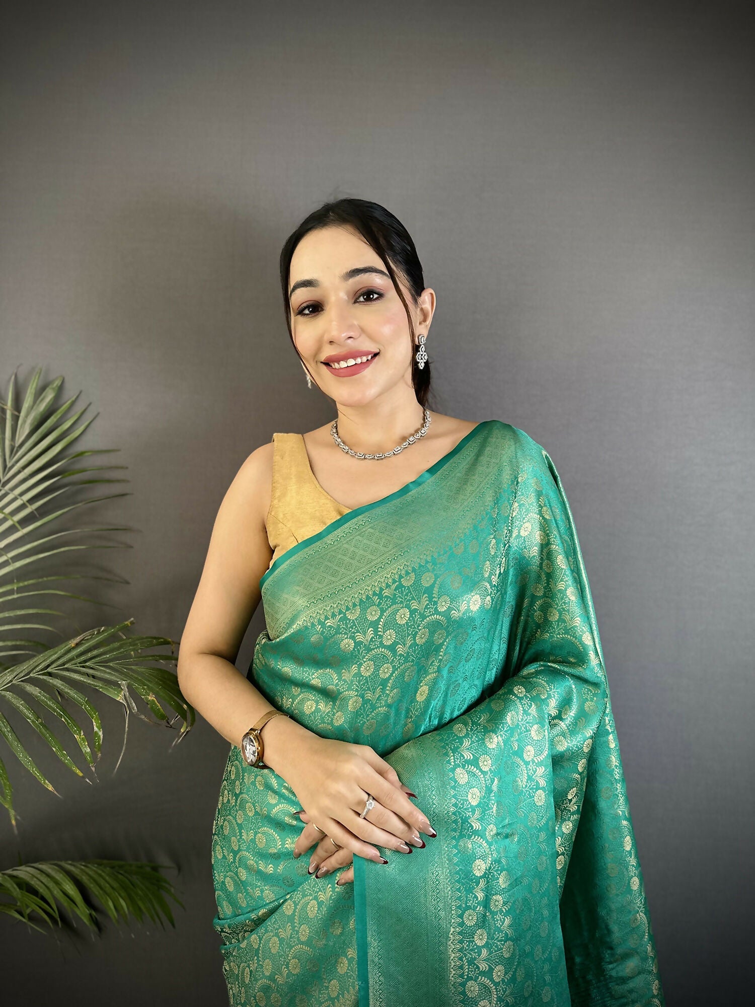 Joban Fashion Rama Green Floral & Paisley Motifs Soft Satin Silk Banarasi Saree