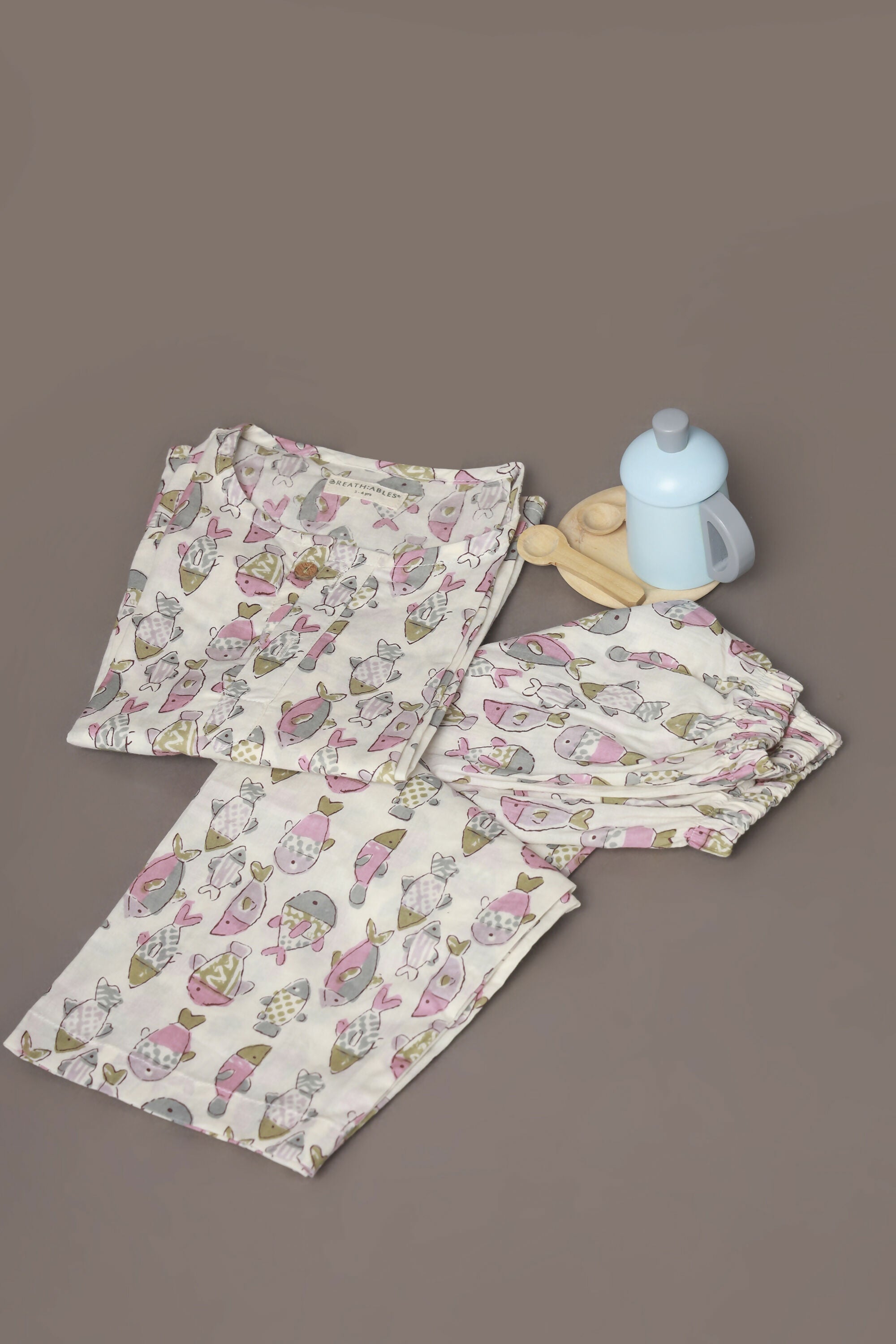 Breathables White & Yellow Tortoise Cotton Nightsuit Set For Kids