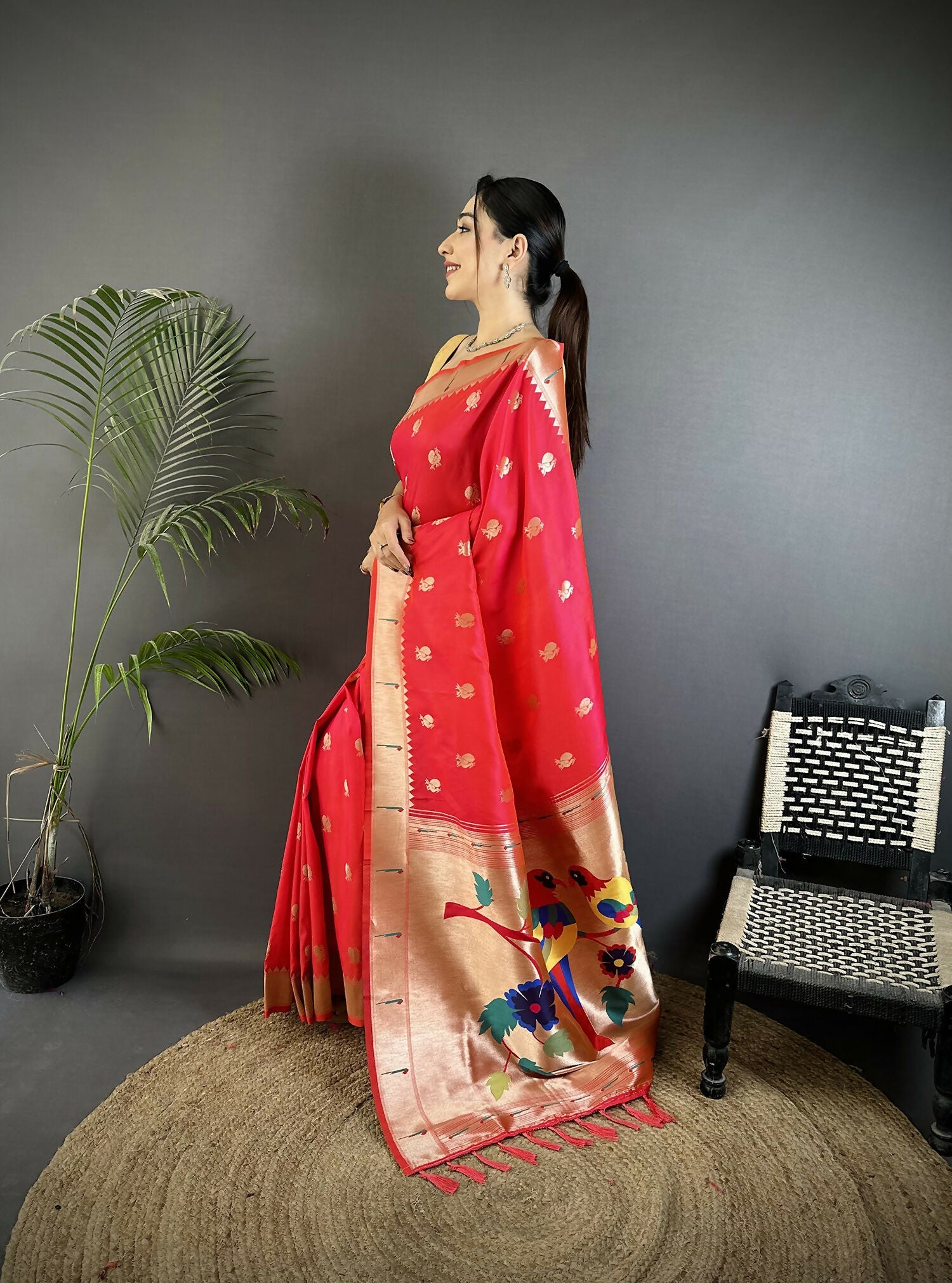 Joban Fashion Pink Peacock & Floral Motifs Soft Silk Kanchipuram Saree