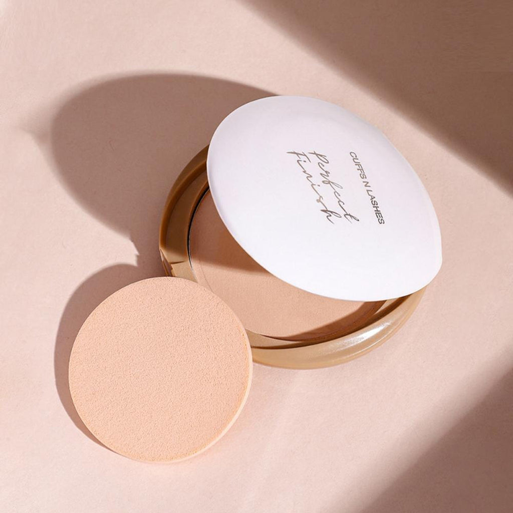 CUFFS N LASHES Perfect Finish Pressed Powder Compact With SPF 15 - 04 Golden Caramel