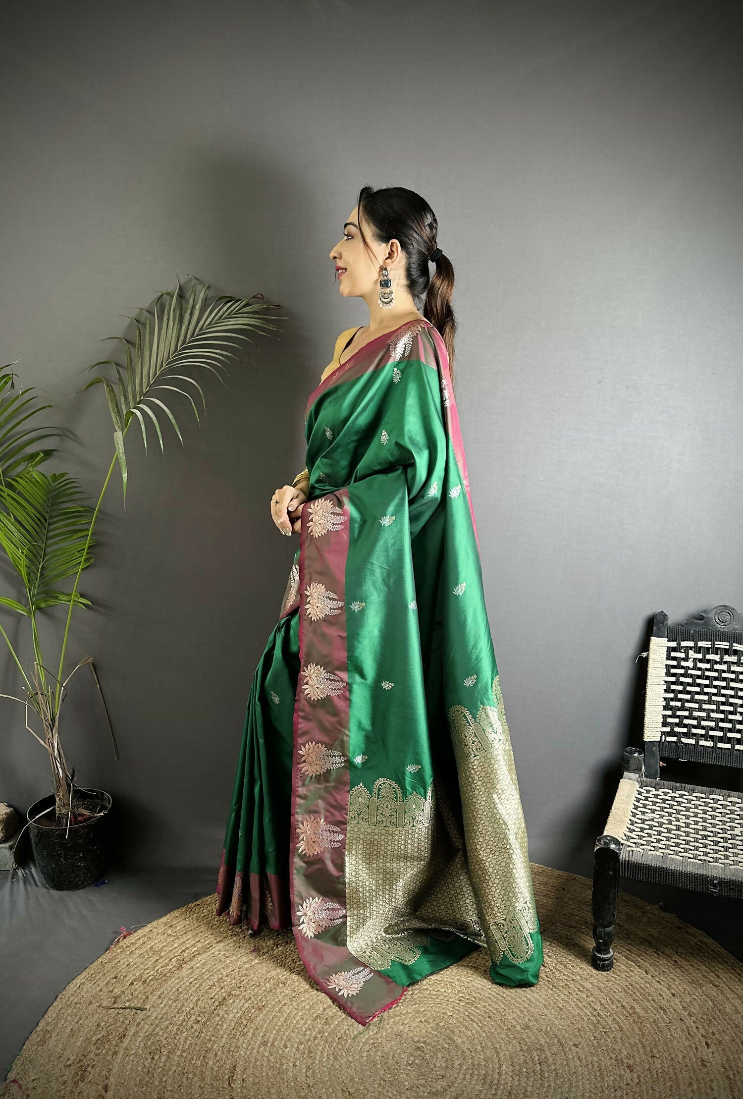 Joban Fashion Green Small Butti Soft Silk Banarasi Saree