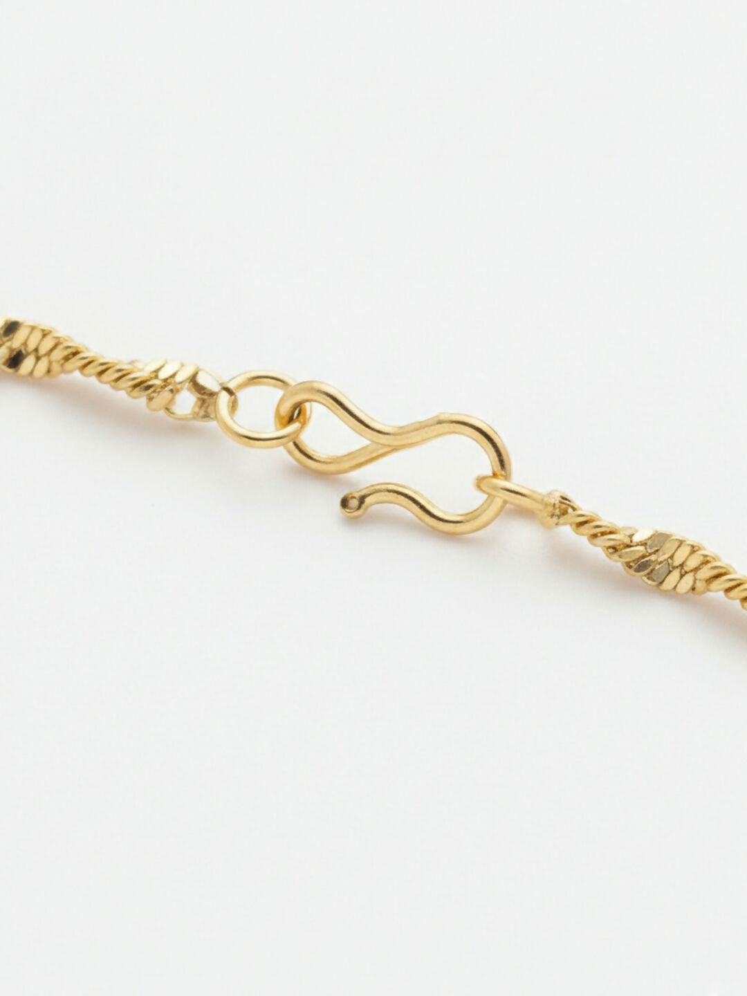 NVR Women Gold Plated Chain