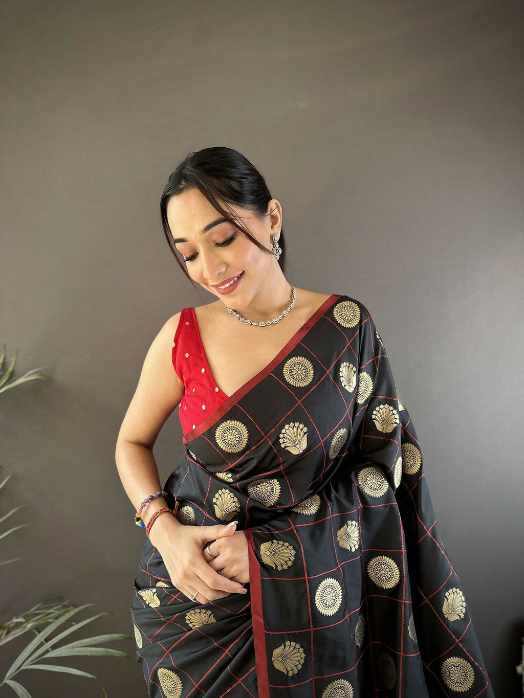 Joban Fashion Black Checked & Circular Motifs Soft Silk Banarasi Saree