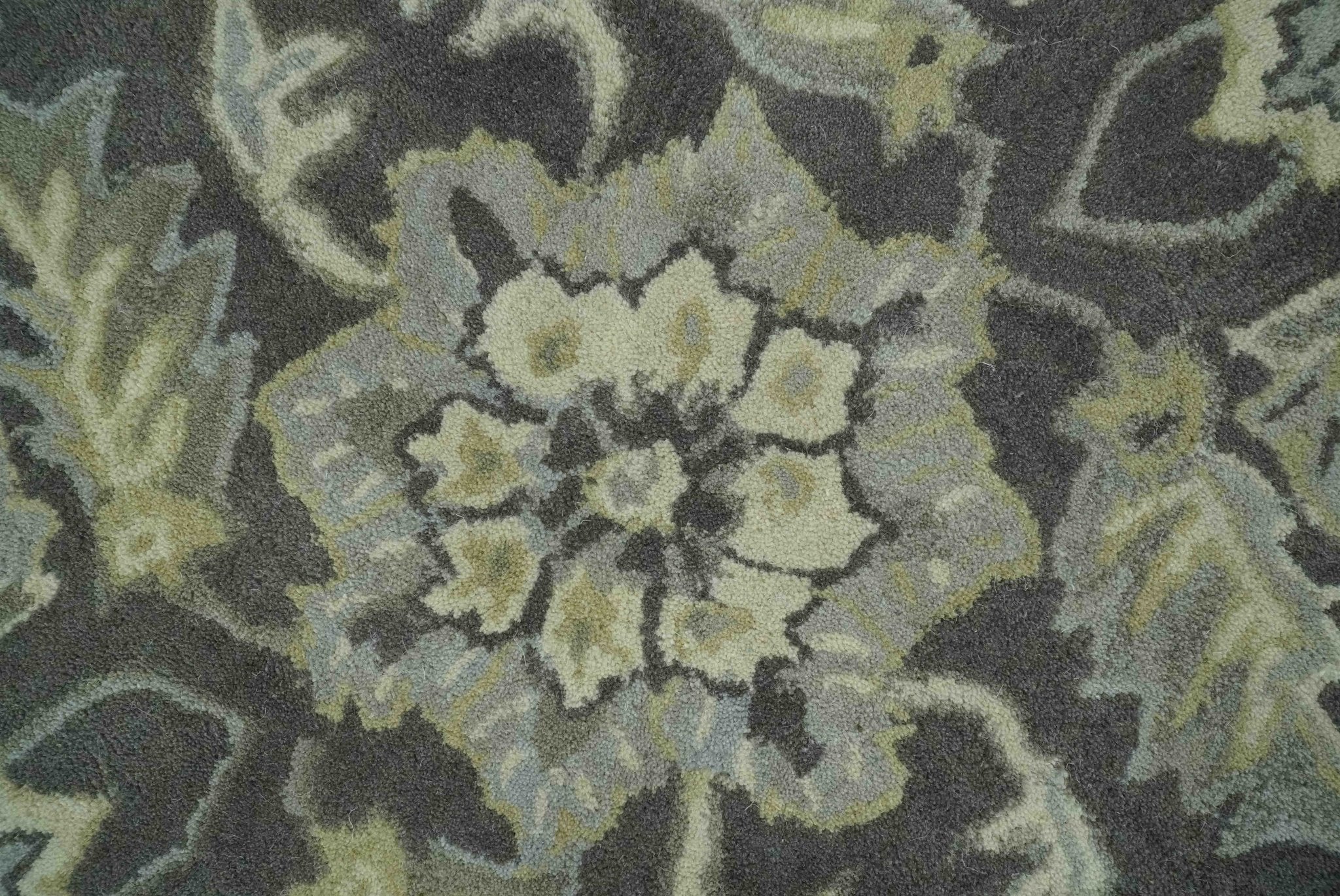 Antique Design 8x10 Charcoal and Beige Traditional Floral Hand Tufted rug