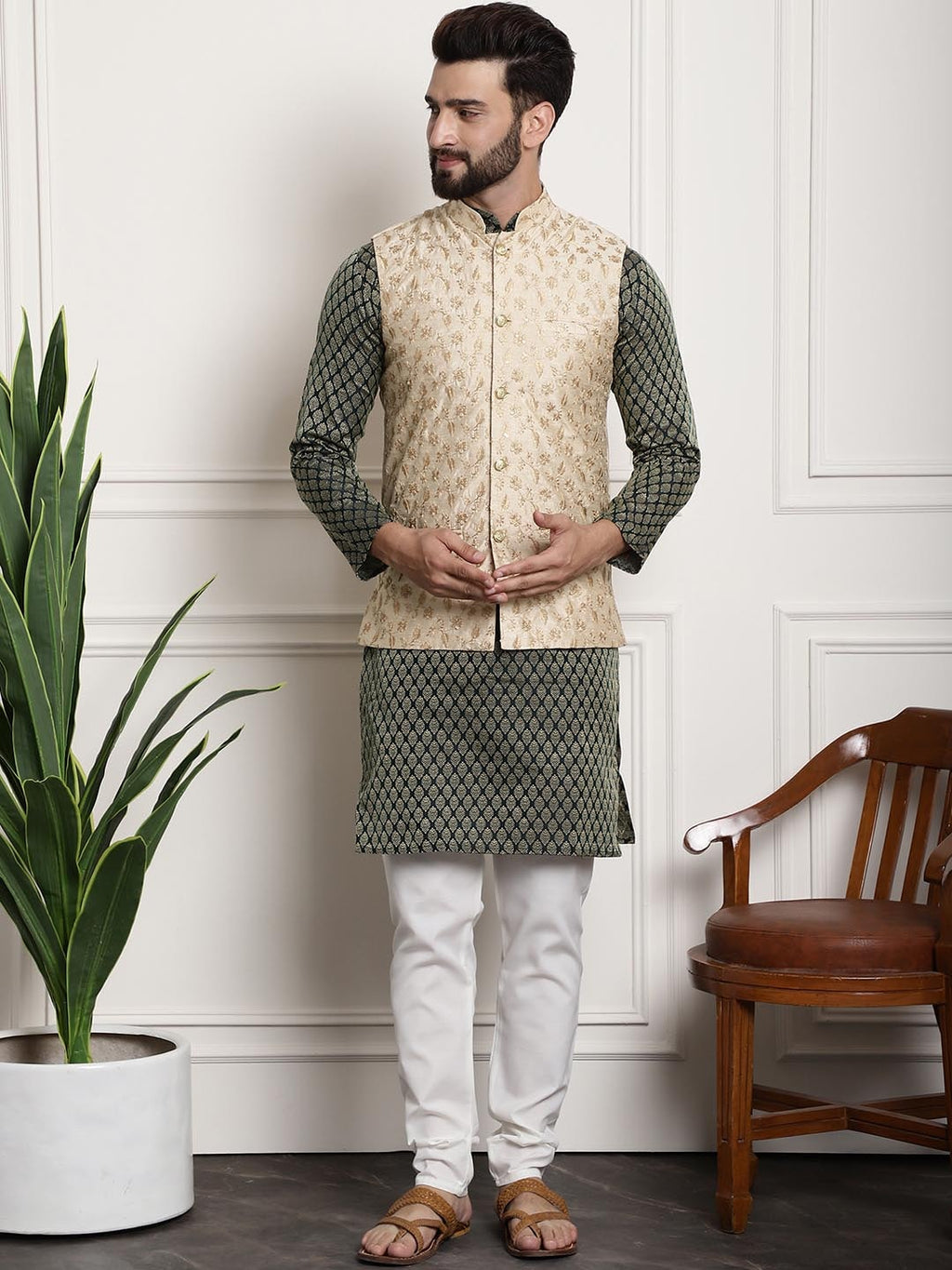 Sojanya Men Green Ethnic Motifs Kurta with Churidar with Nehru Jacket