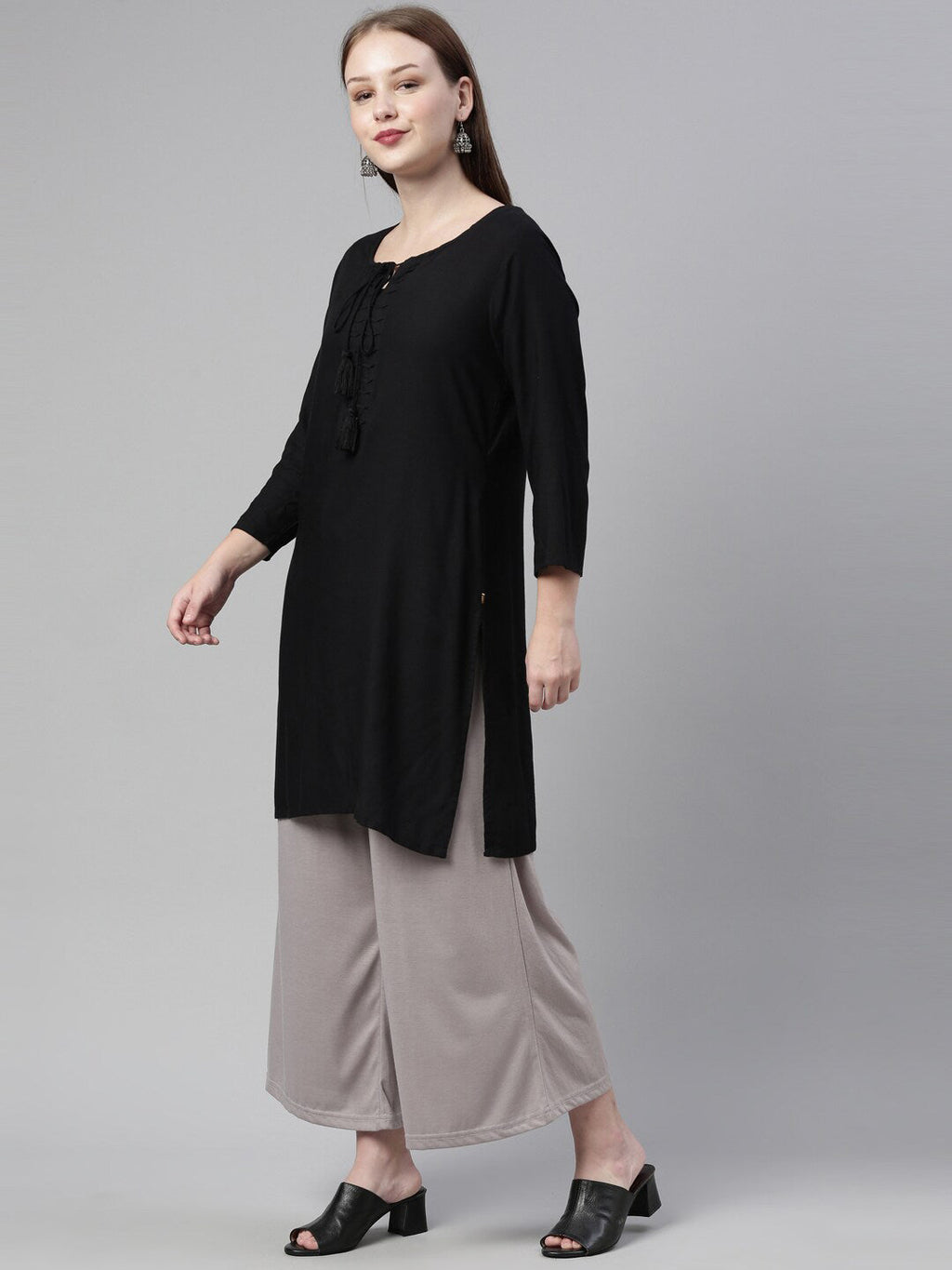 Souchii Women Grey Knitted Palazzos