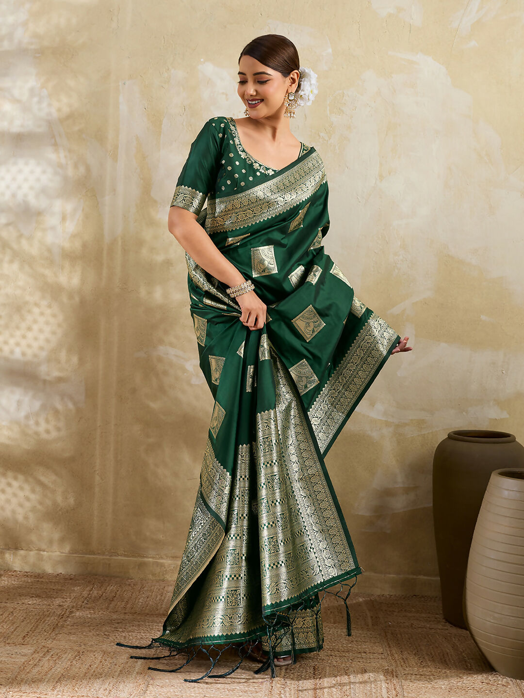 Shree Shyam Fashion Dark Green Silk Blend Saree