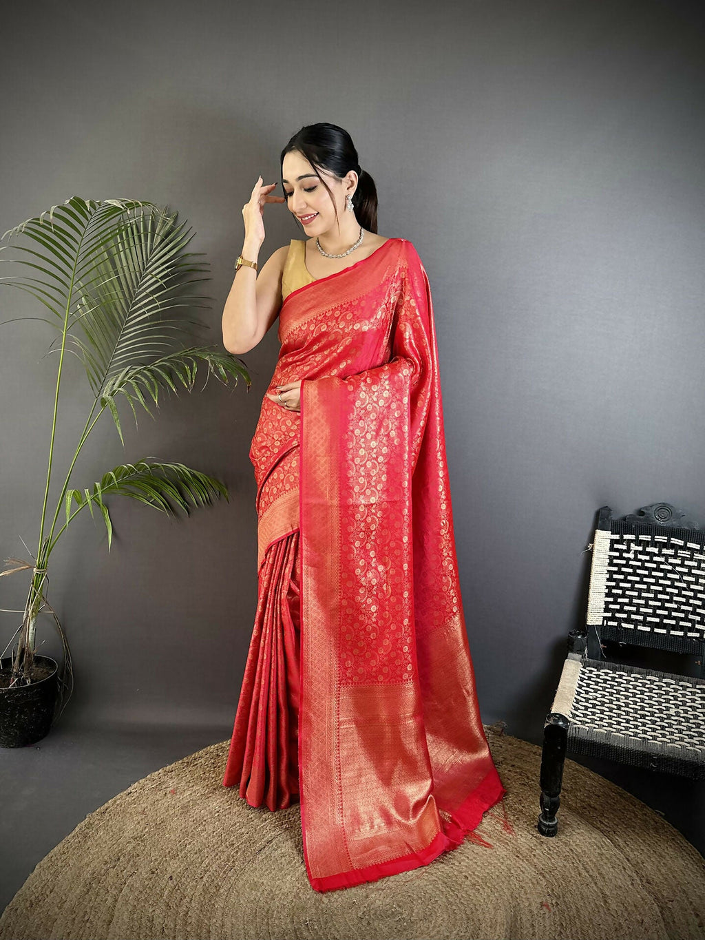 Joban Fashion Red Floral & Paisley Motifs Soft Satin Silk Banarasi Saree