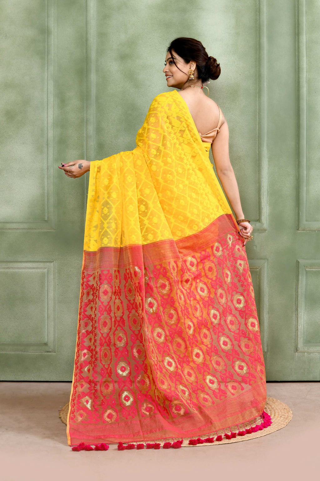 Piyari Fashion Women's Yellow Embellished Cotton Blend Jamdani Saree