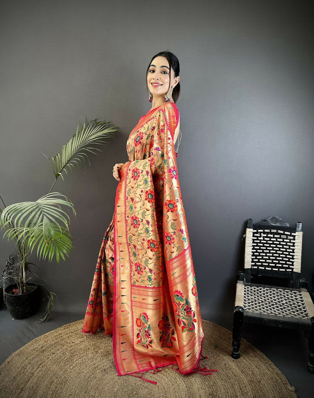 Joban Fashion Rani Pink Floral Vine Pattern Soft Silk Paithani Saree