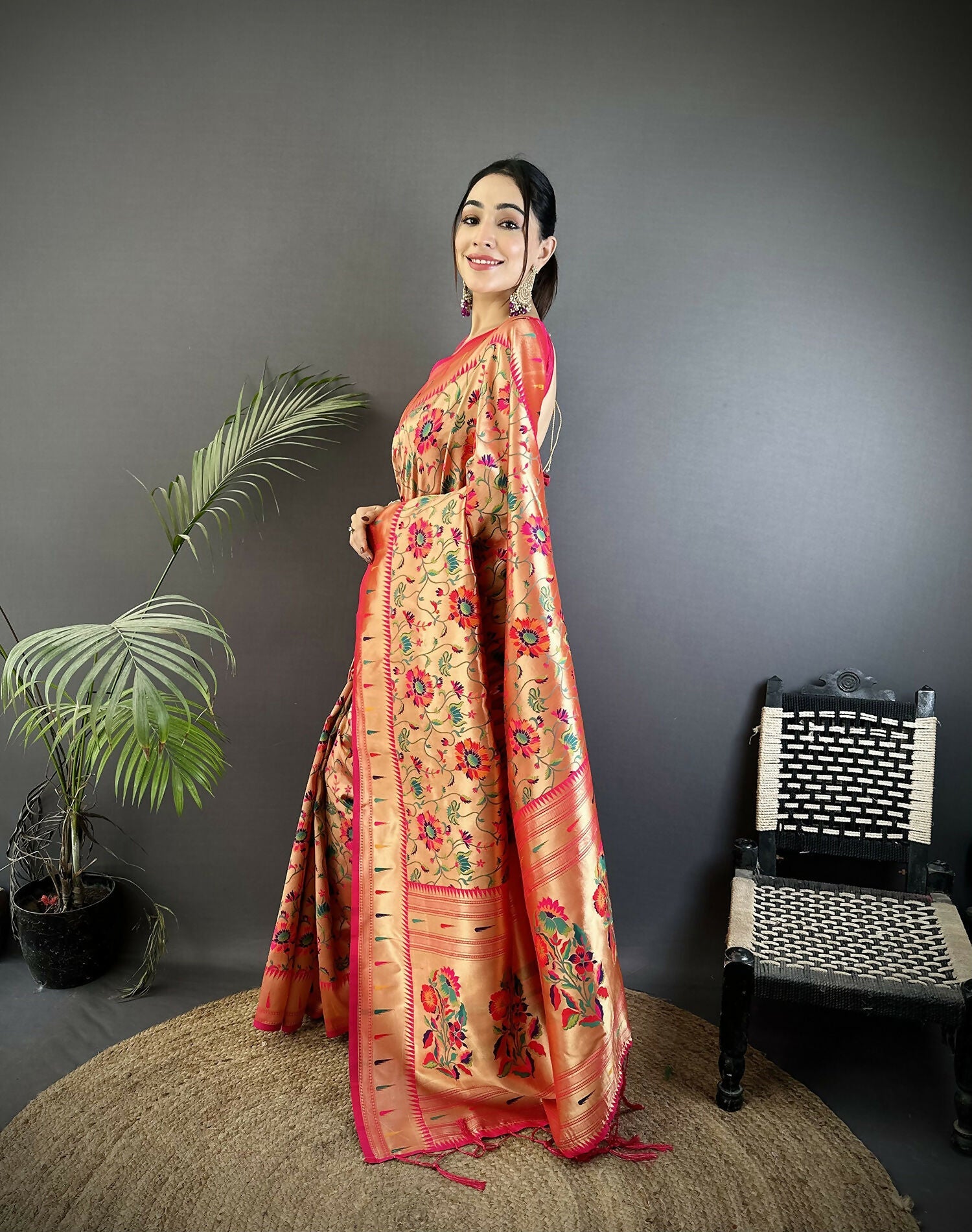 Joban Fashion Rani Pink Floral Vine Pattern Soft Silk Paithani Saree