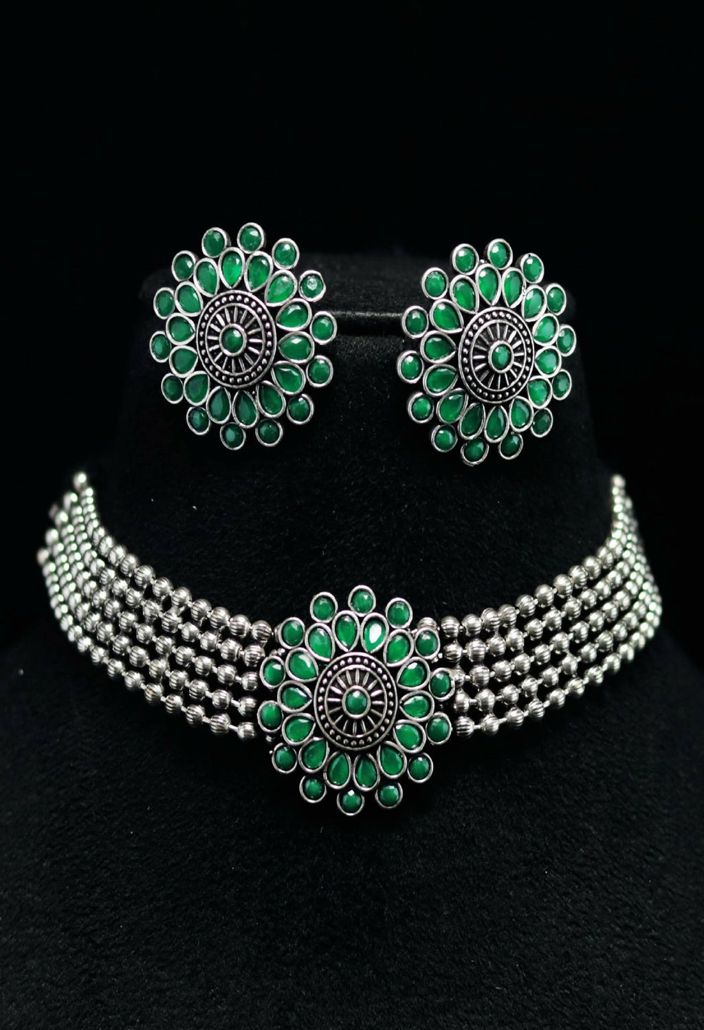 Mominos Fashion Johar Kamal Oxidised Silver-Plated Brass Finish Kundan Choker For Women (Green)