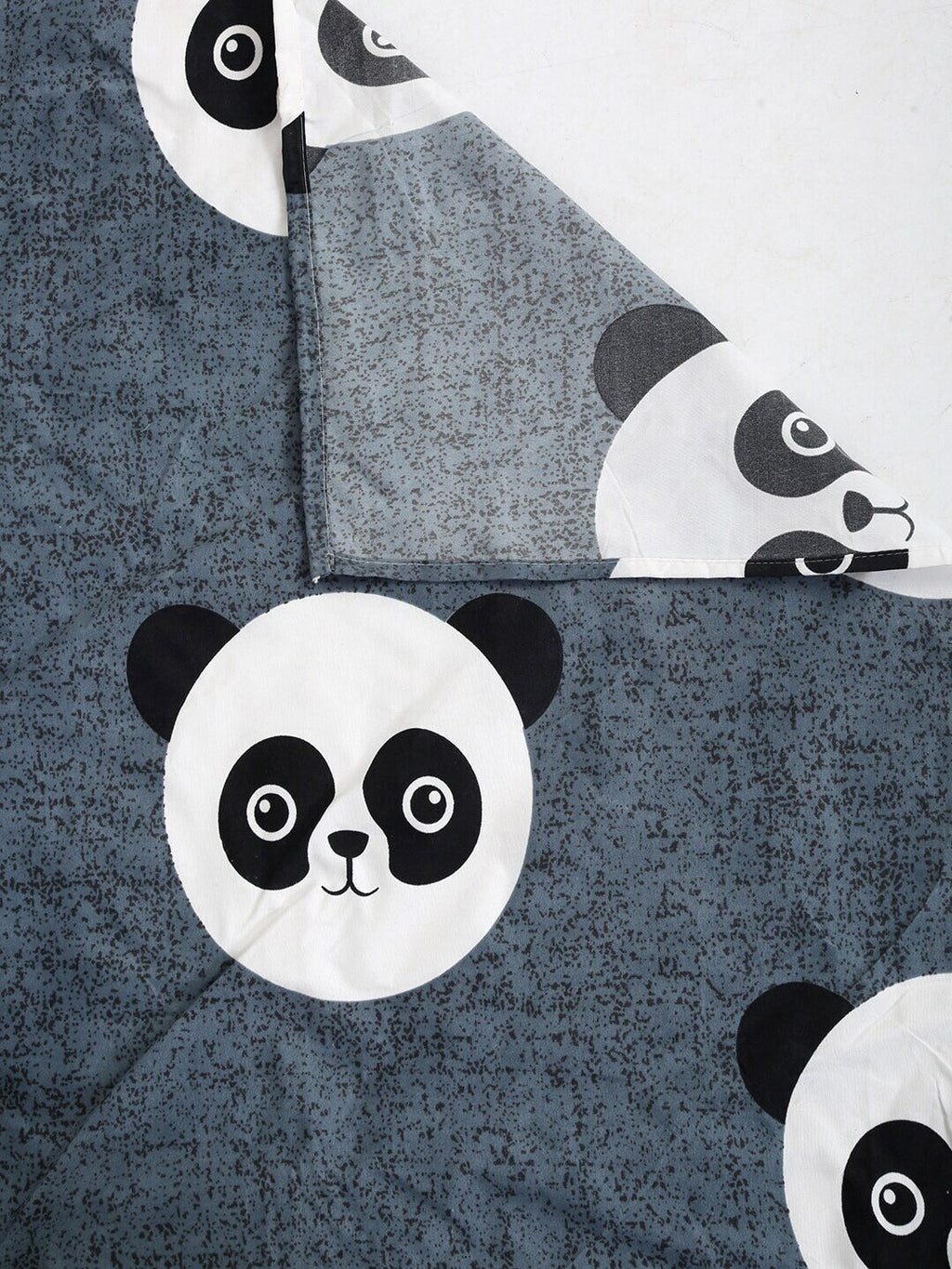 Home Sizzler Grey & White Graphic 144 TC Bedsheet with Pillow Covers