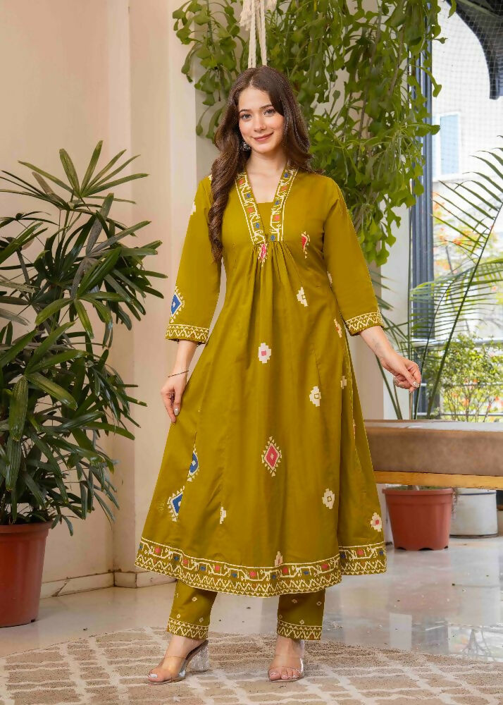 Jaimini Women Cotton Printed V-Neck 3/4 Sleeves Calf Length Flared Kurta Pant And Dupatta Set