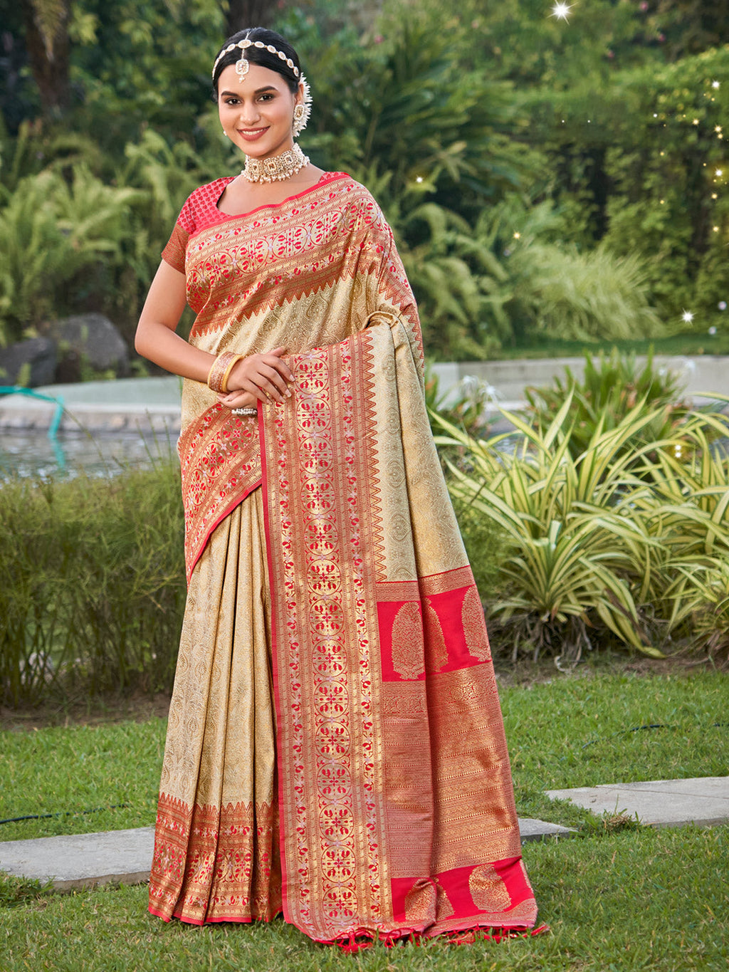 Anaita Gold Banarasi Saree With Blouse Piece