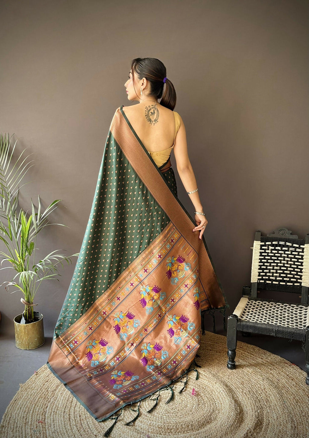Joban Fashion Green Jacquard Butti Soft Lichi Silk Paithani Saree