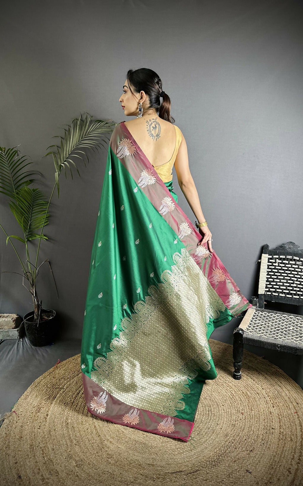 Joban Fashion Green Small Butti Soft Silk Banarasi Saree
