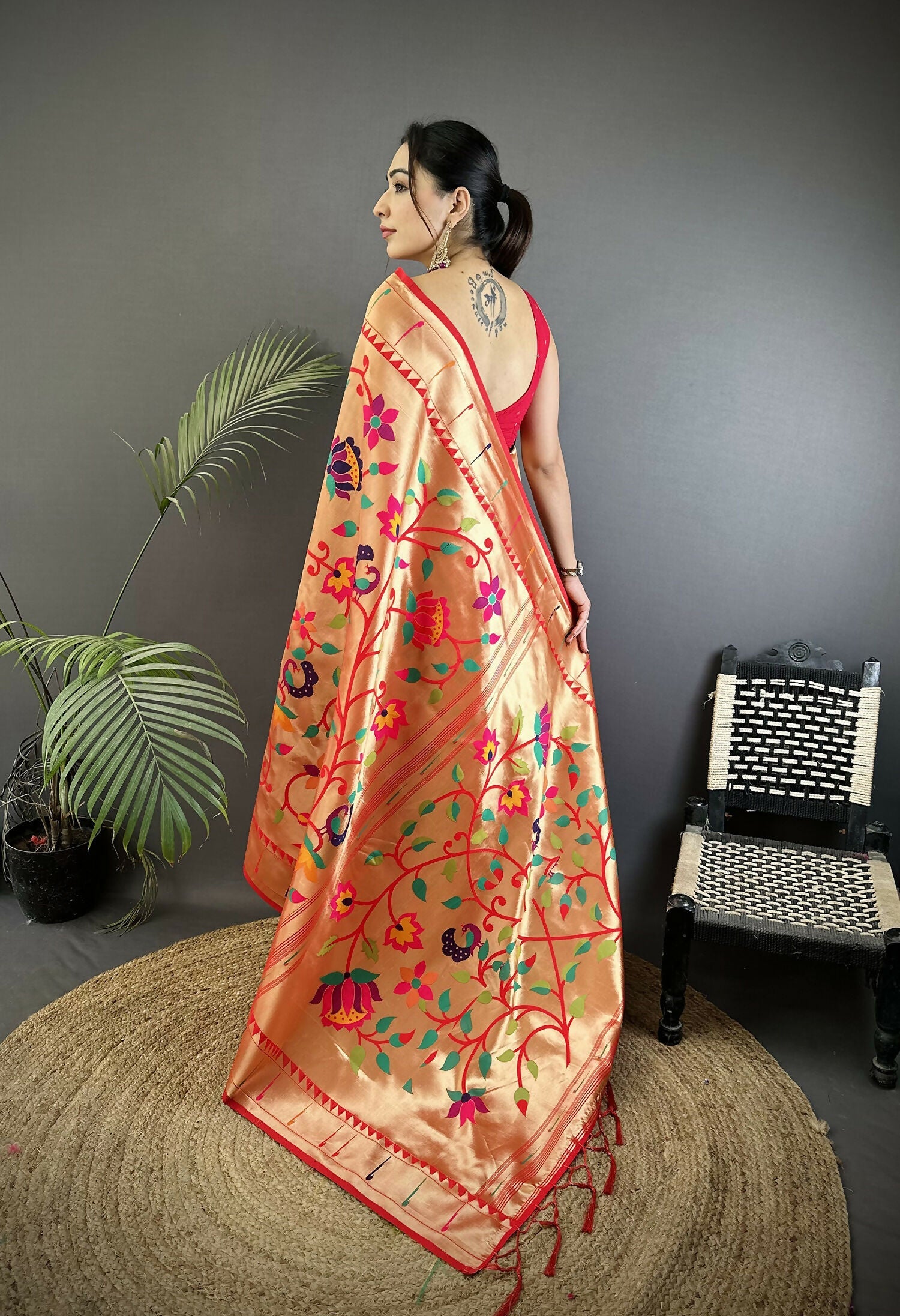 Joban Fashion Reddish Pink Floral & Leaf Soft Silk Paithani Saree
