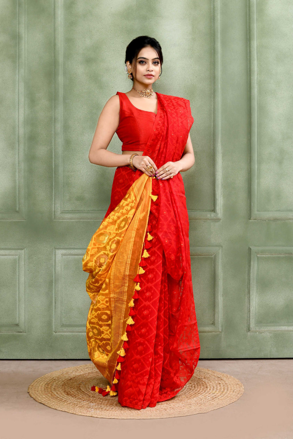Piyari Fashion Women's Red Embellished Cotton Blend Jamdani Saree