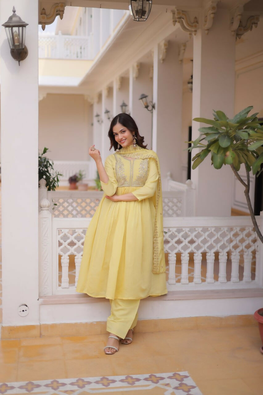 Teeya Creation Womens New Mul Chanderi With Beads Embroidery-Work Kurta Set