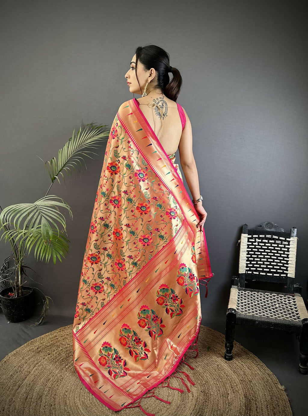 Joban Fashion Rani Pink Floral Vine Pattern Soft Silk Paithani Saree