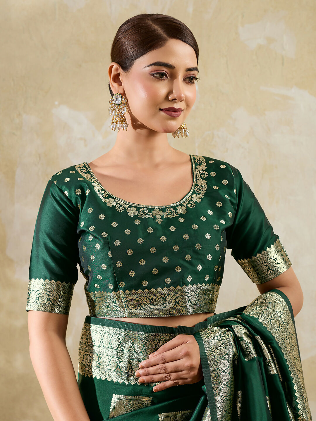 Shree Shyam Fashion Dark Green Silk Blend Saree