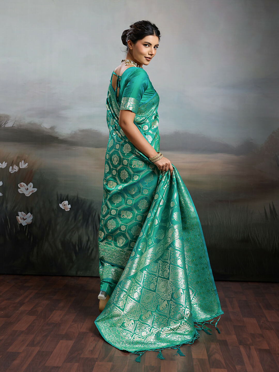 Shree Shyam Fashion Rama Green Silk Blend Saree
