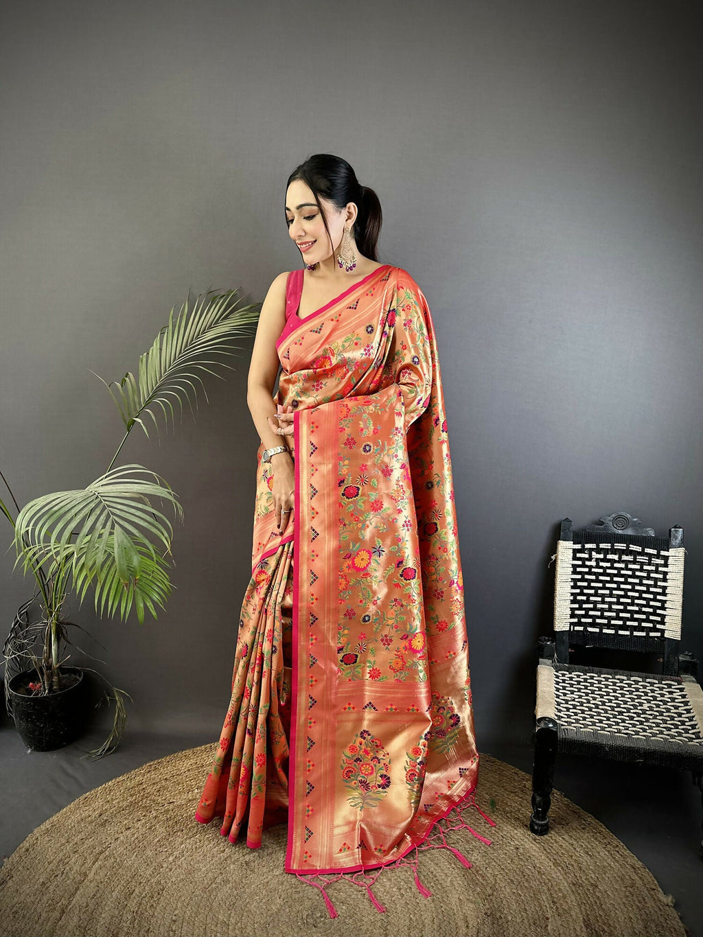 Joban Fashion Peach Floral & Leaf Motifs Soft Silk Paithani Saree