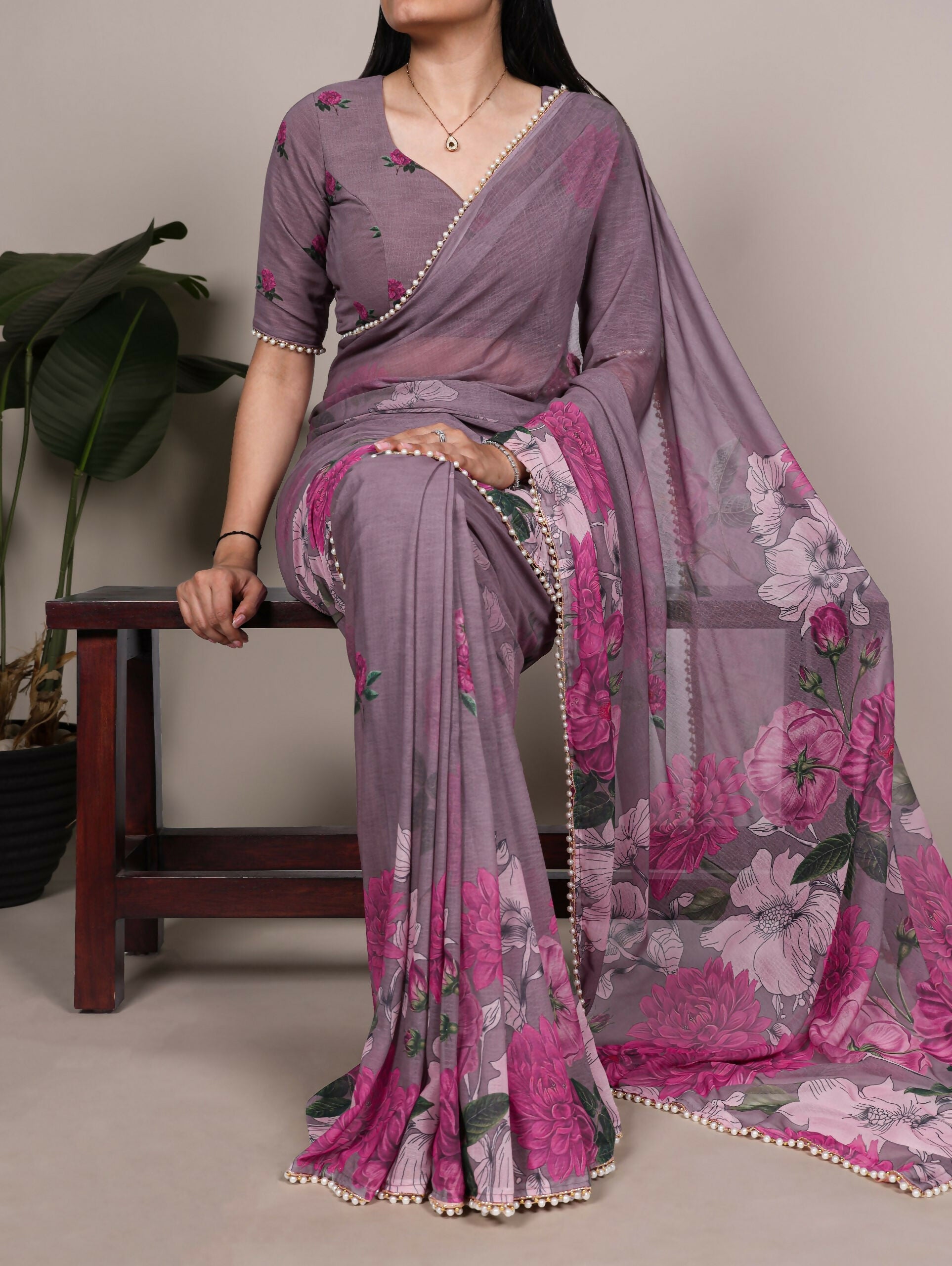 Vastranavya Grey Weightless Marble and Floral Printed Georgette Saree with Unstitched Blouse