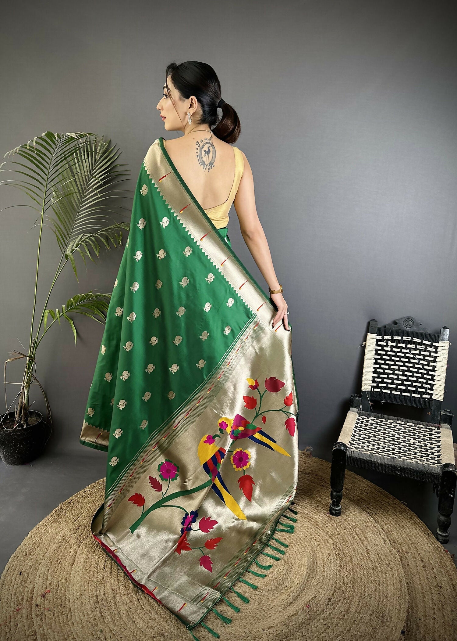 Joban Fashion Green Peacock & Floral Motifs Soft Silk Kanchipuram Saree