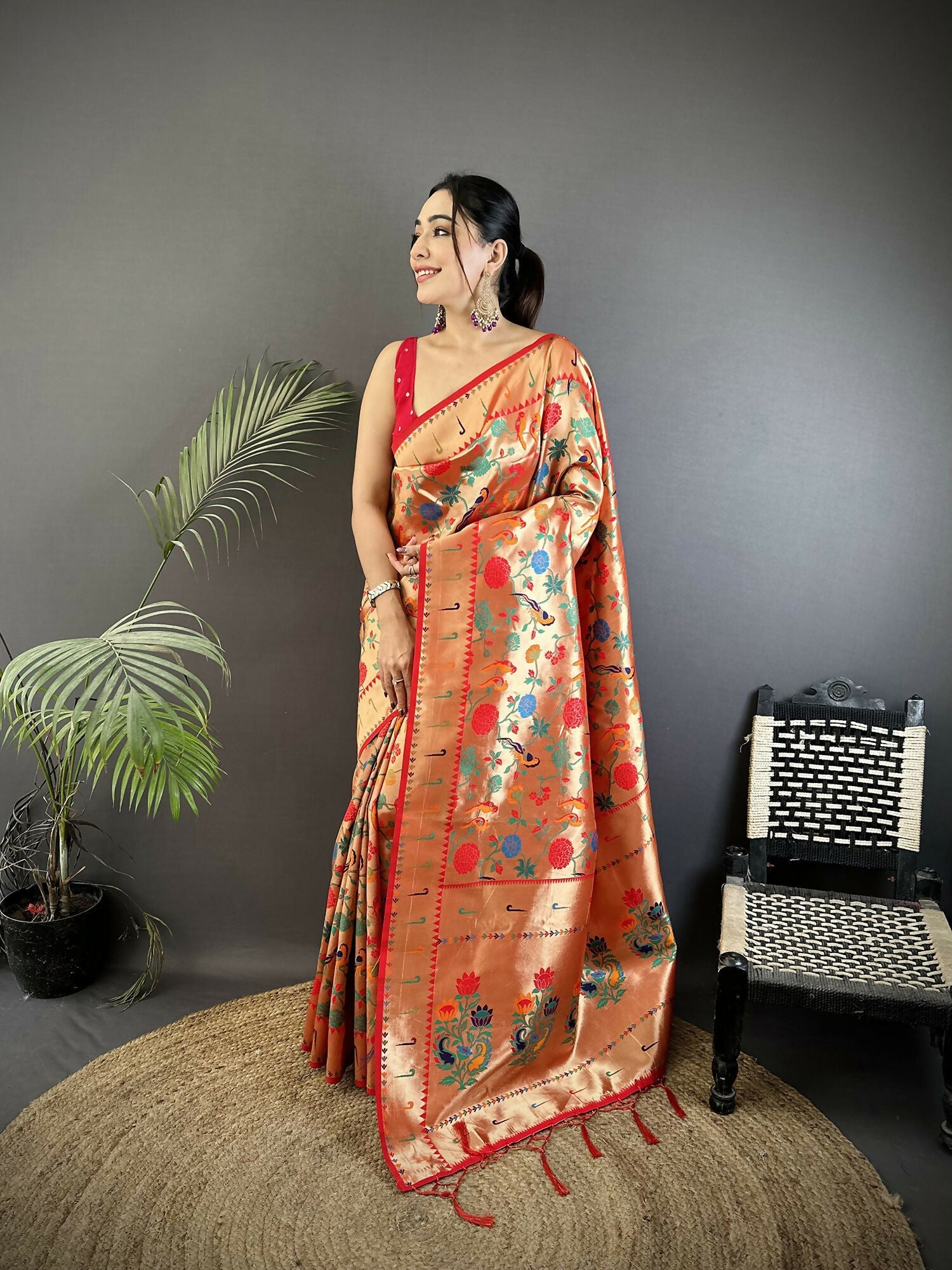 Joban Fashion Reddish Pink Mughal-Inspired Motifs Soft Silk Paithani Saree