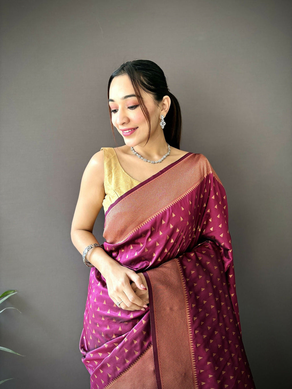 Joban Fashion Maroon Jacquard Butti Soft Lichi Silk Paithani Saree