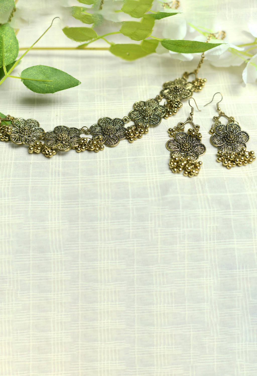 Mominos Fashion Johar Kamal Golden-Plated Brass Finish Floral Desgin Choker For Women