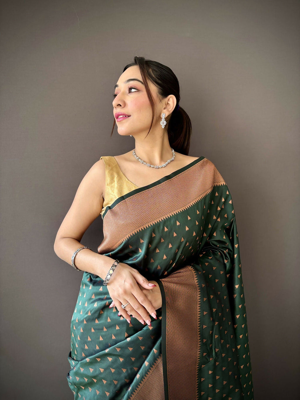 Joban Fashion Green Jacquard Butti Soft Lichi Silk Paithani Saree
