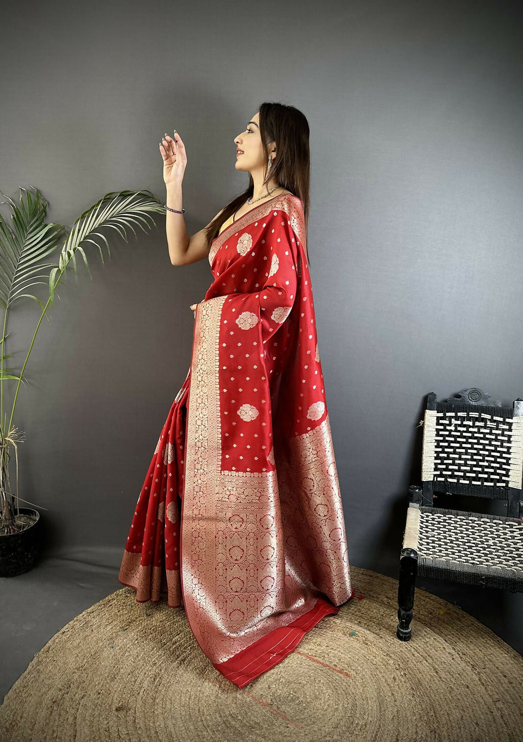 Joban Fashion Red Floral Jacquard Woven Design Cotton Silk Banarasi Silk Saree