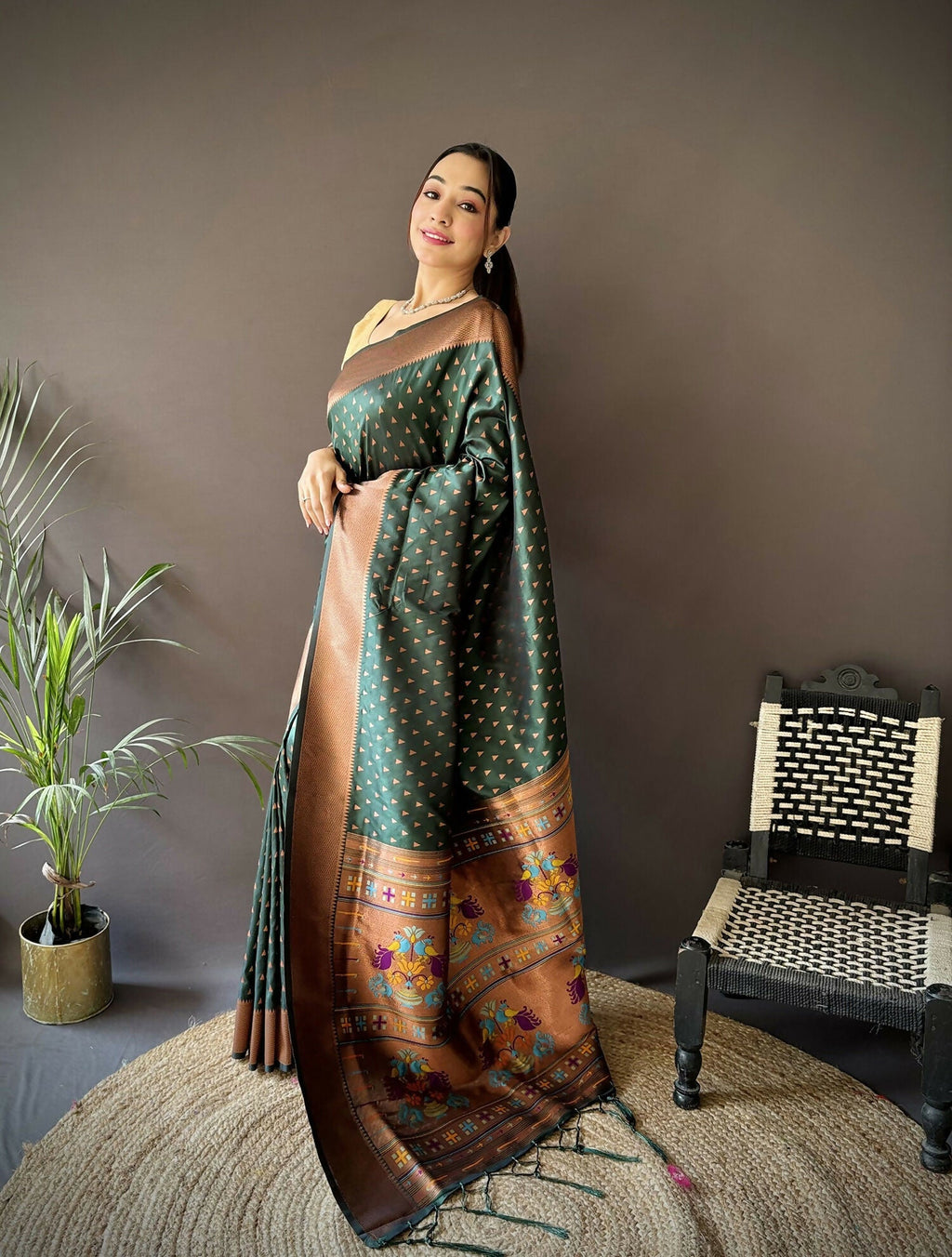 Joban Fashion Green Jacquard Butti Soft Lichi Silk Paithani Saree