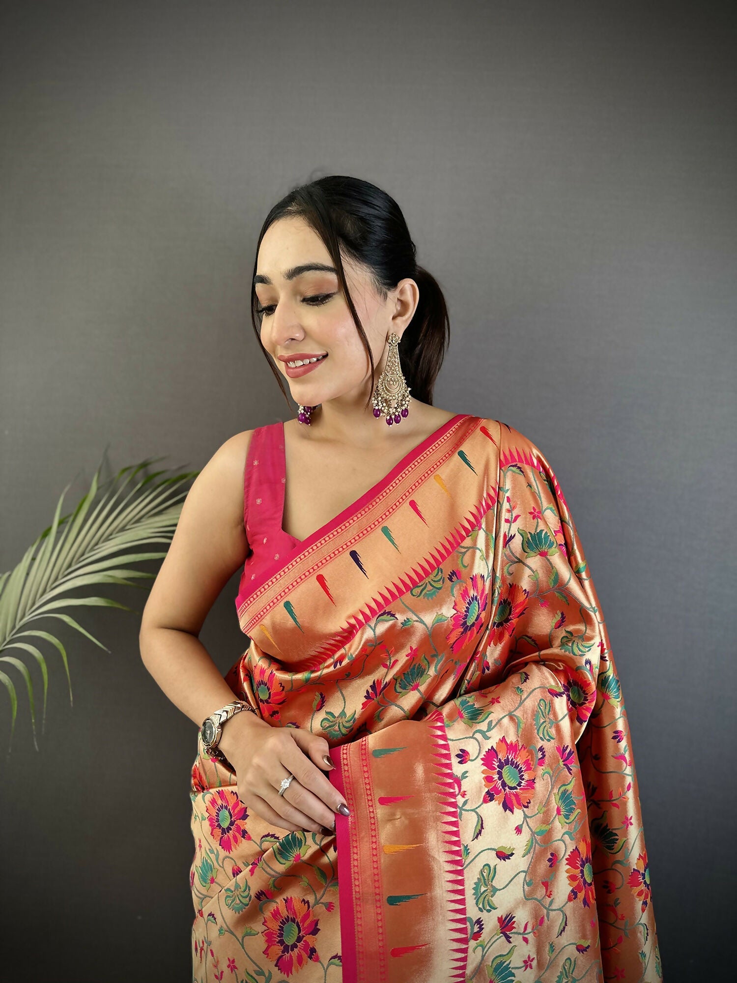 Joban Fashion Rani Pink Floral Vine Pattern Soft Silk Paithani Saree