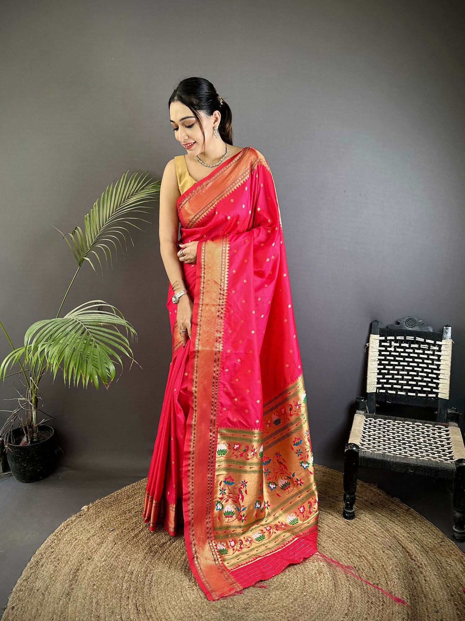 Joban Fashion Magenta Pink Butti Woven Soft Lichi Silk Paithani Saree
