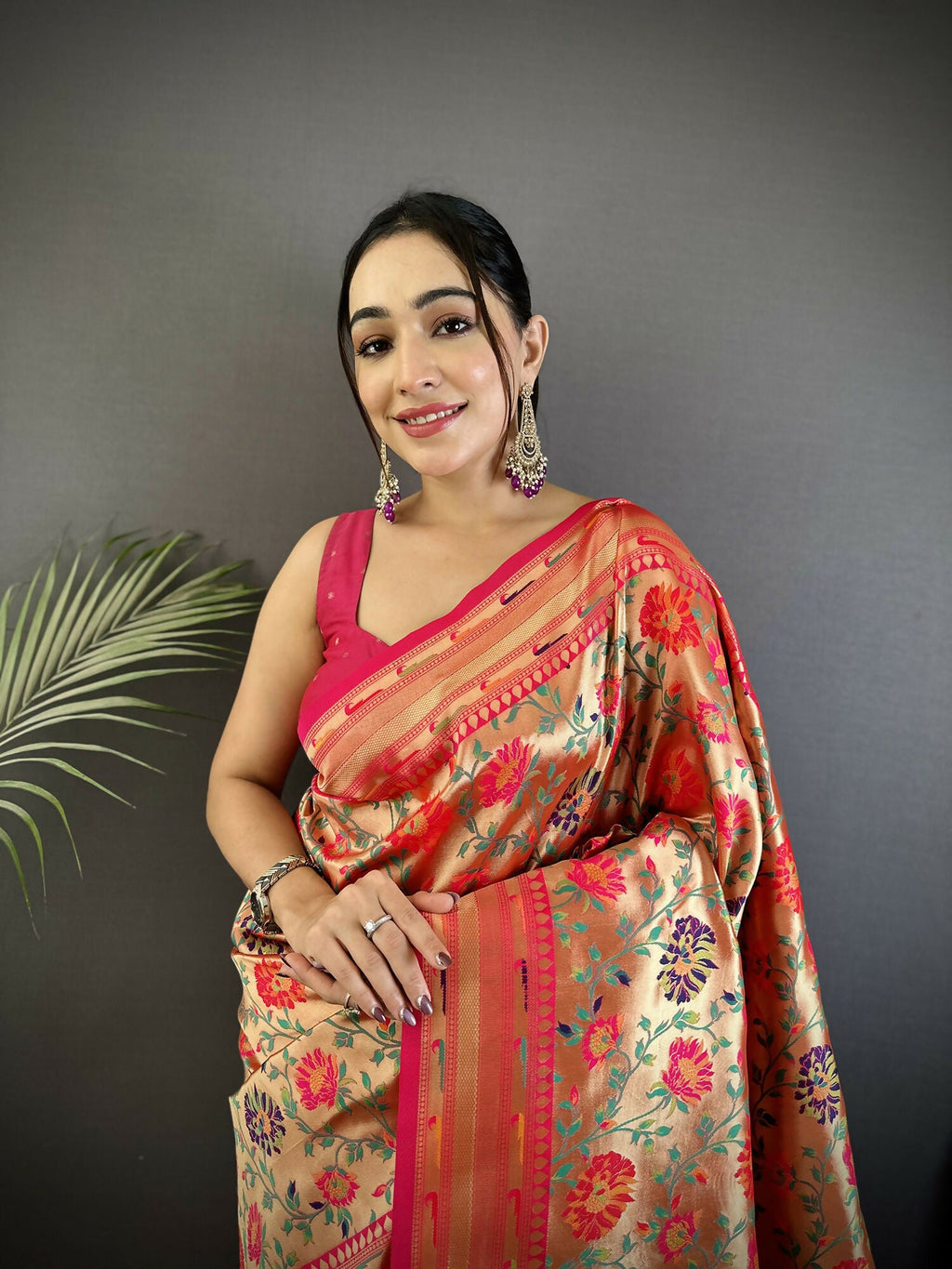 Joban Fashion Pink Floral & Paisley Motifs Soft Silk Paithani Saree