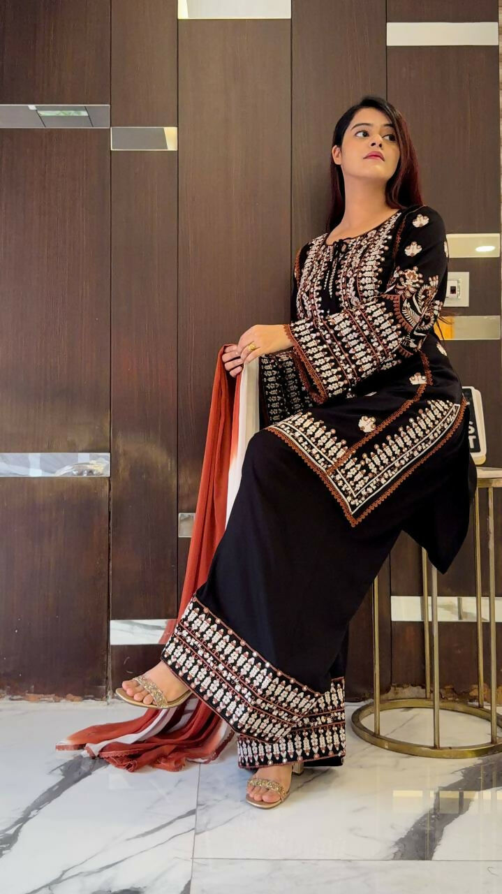 Teeya Creation Womens Trendy Stylish Embroidery Thread Work Black Kurta Set