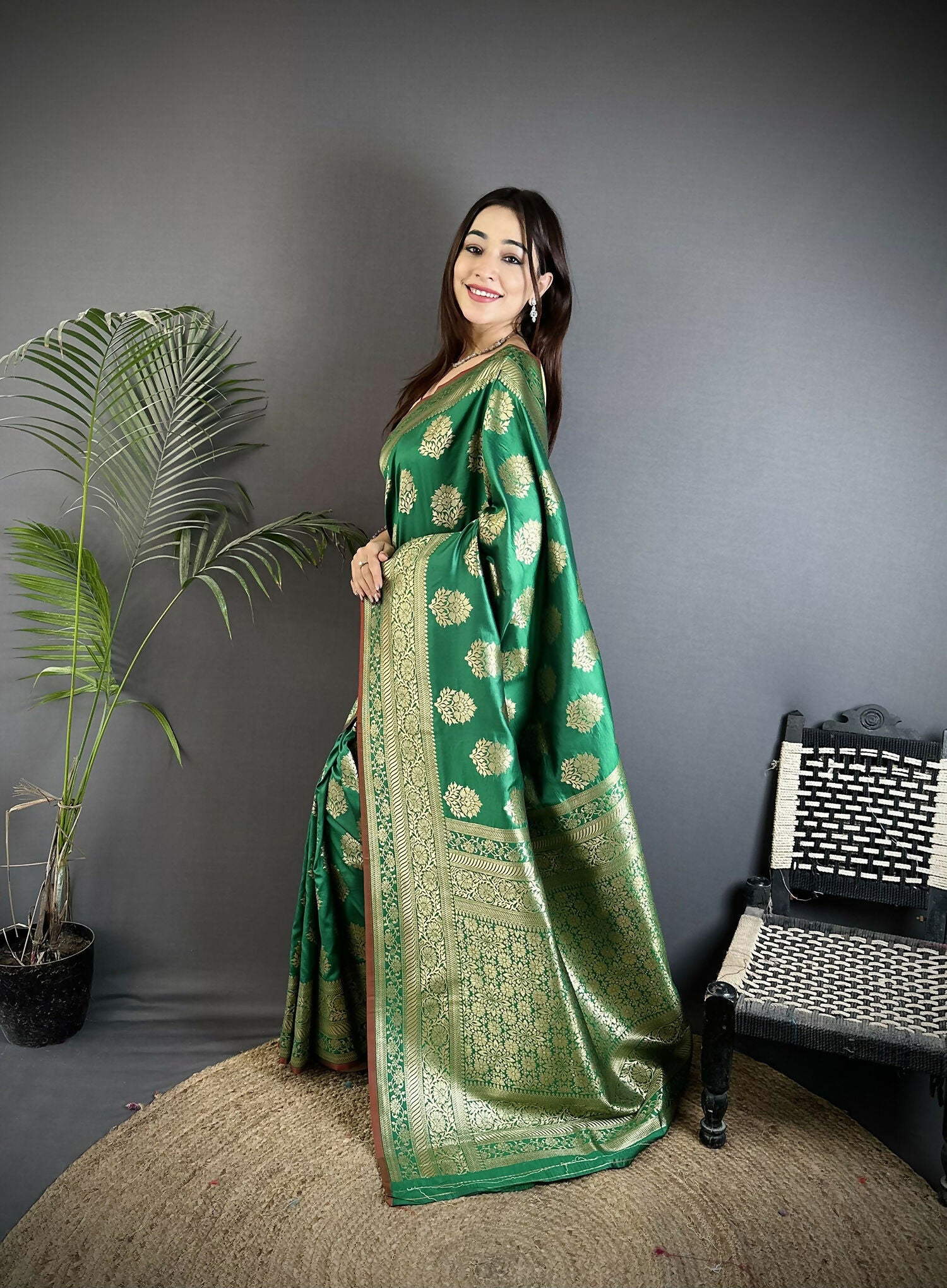 Joban Fashion Green Ethnic Floral Motifs Soft Lichi Silk Banarasi Saree