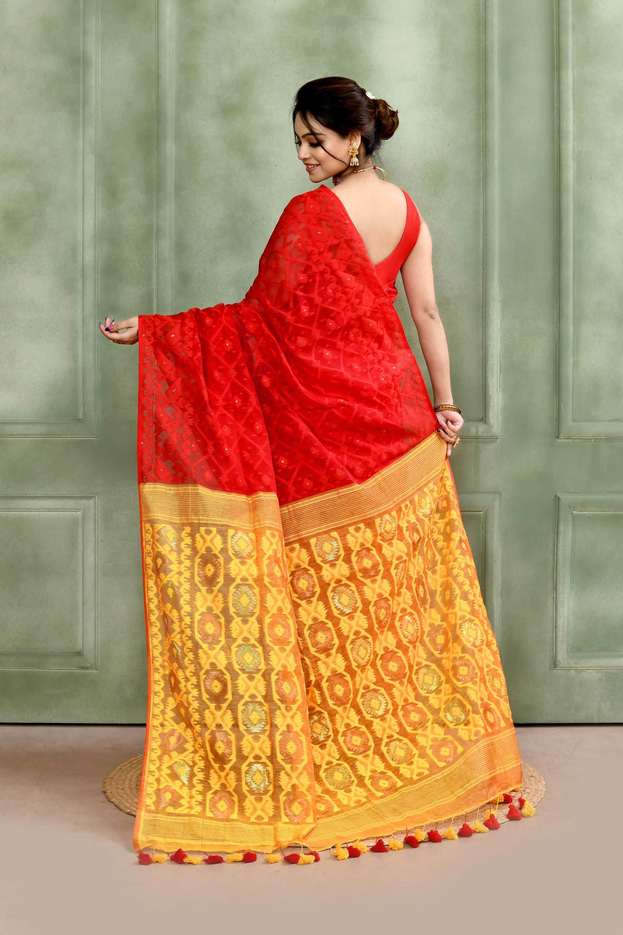Piyari Fashion Women's Red Embellished Cotton Blend Jamdani Saree